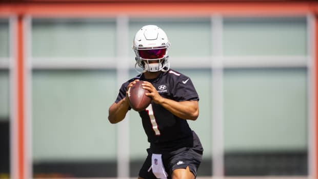 Arizona Cardinals quarterback Kyler Murray (1) during minicamp practice at the Dignity Health Arizona Cardinals Training Center.